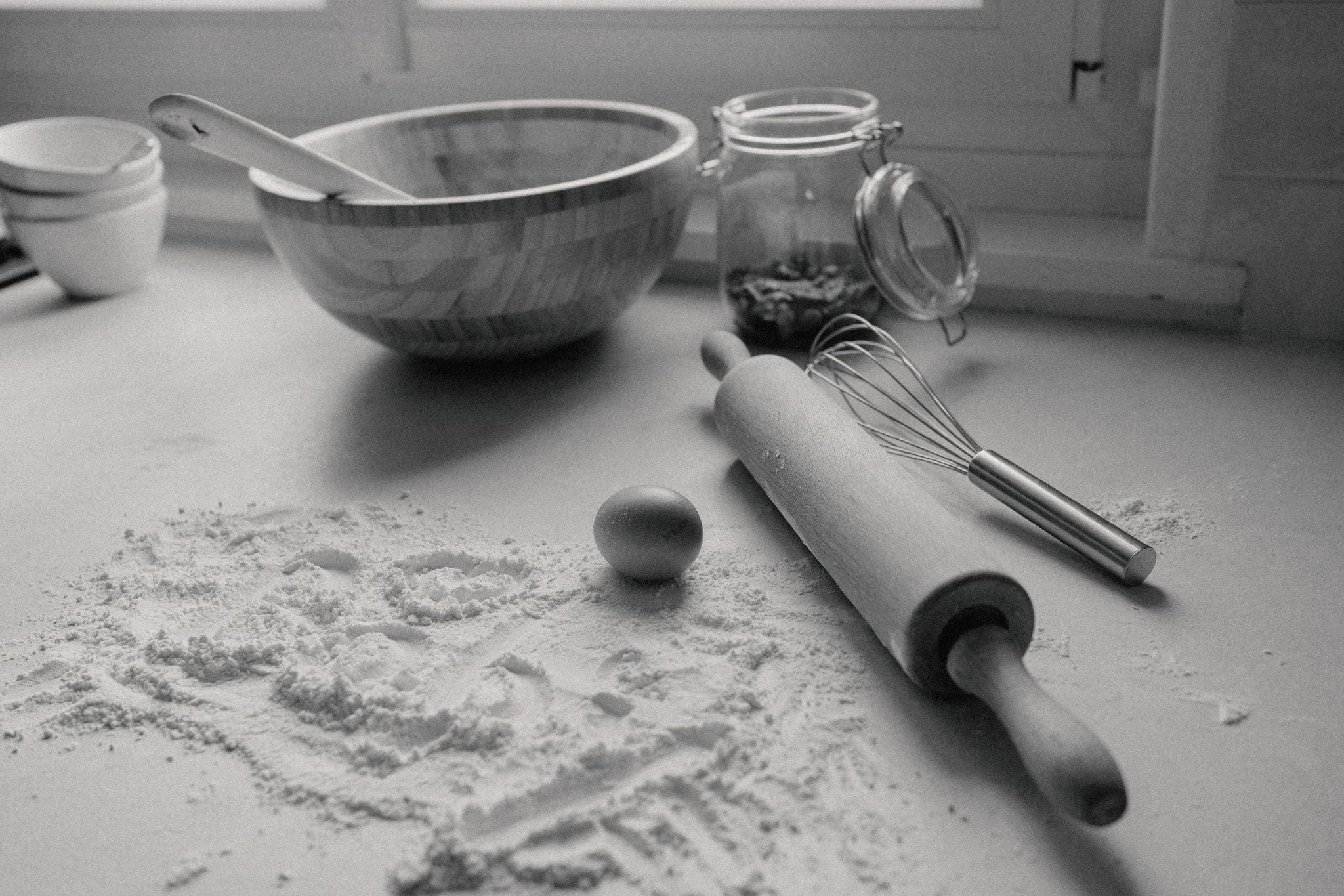 Séance grossesse en intérieur à Clermont-Ferrand, détails cuisine